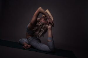 Photo Stretching sweater