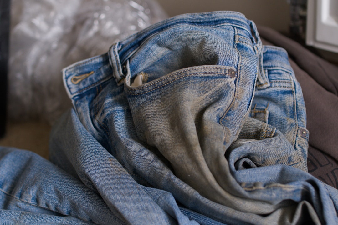 Photo stretching jeans